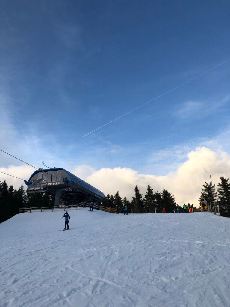 Sneeuwverwachting in Winterberg. Sneeuwkanonnen aanwezig bij slechte omstandigheden